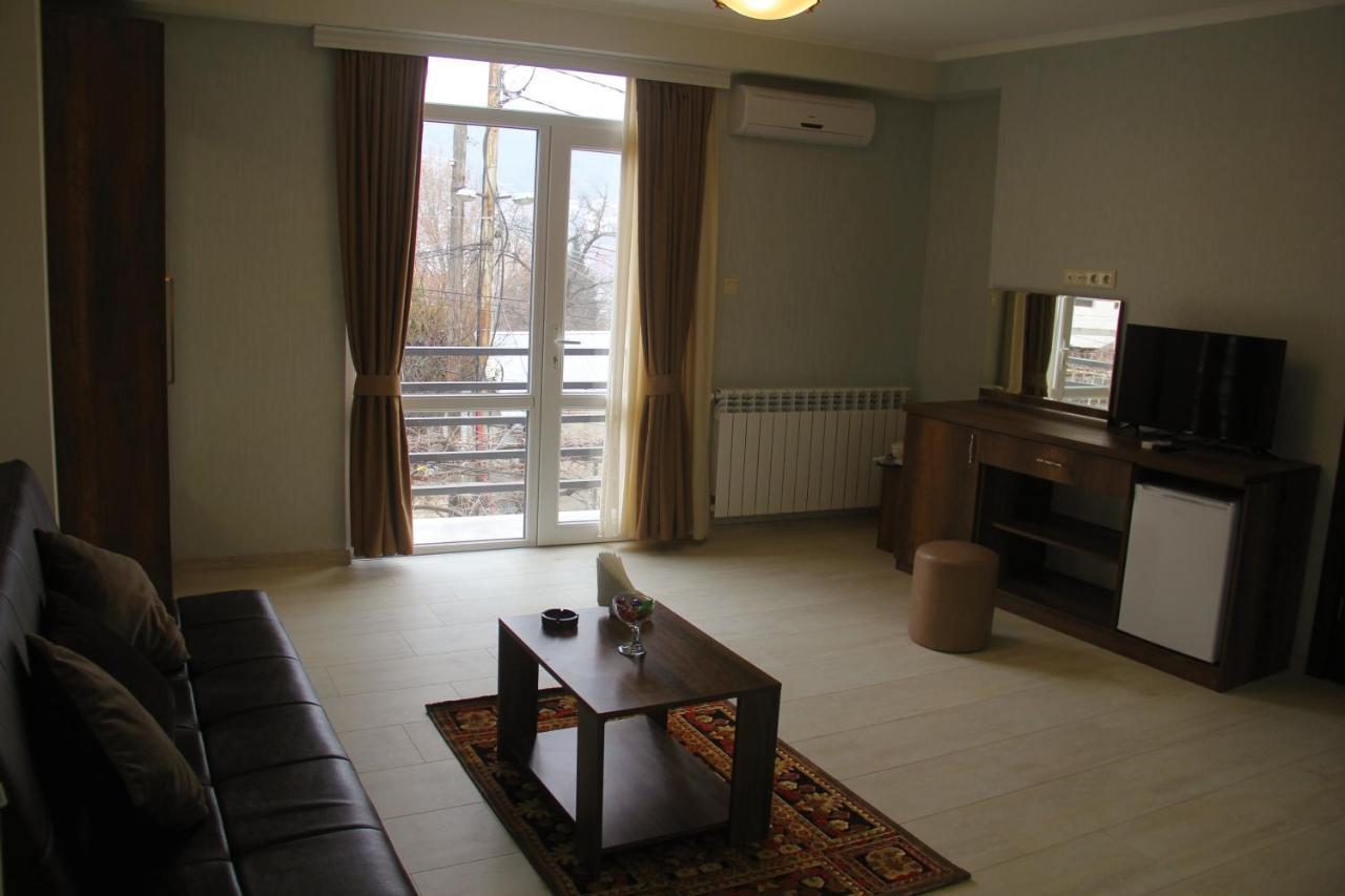 Moon Light Hotel Тбилиси Экстерьер фото