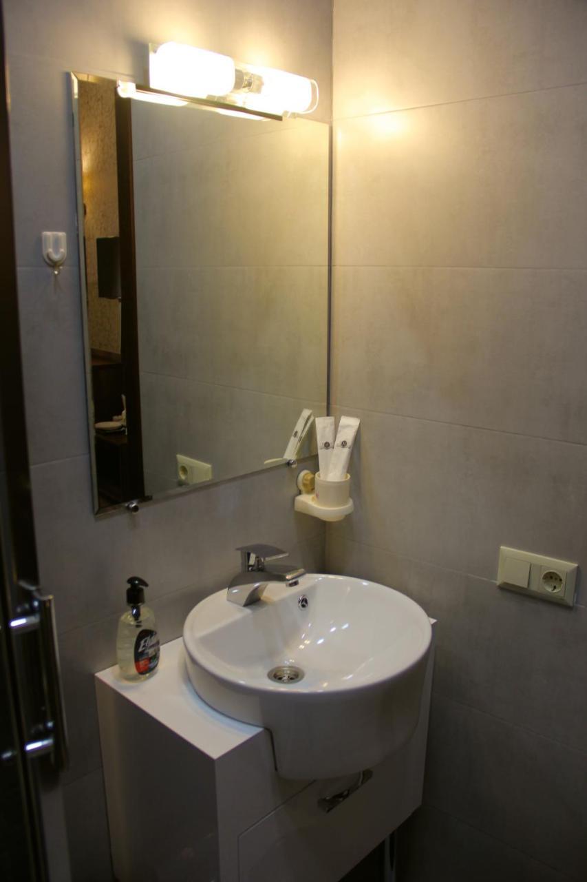 Moon Light Hotel Тбилиси Экстерьер фото