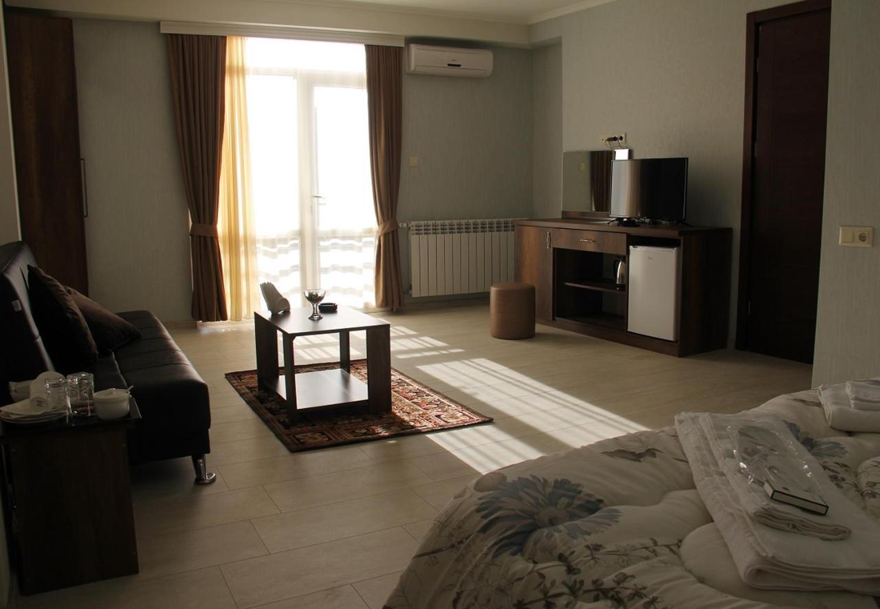 Moon Light Hotel Тбилиси Экстерьер фото
