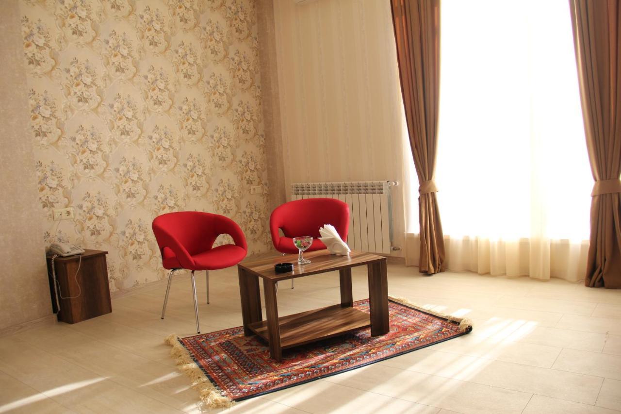 Moon Light Hotel Тбилиси Экстерьер фото